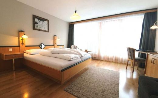 Herzlich Willkommen im Wohlfühl-Hotel Garni Aurora im Samnauntal Herzlich Willkommen im Wohlfühl-Hotel Garni Aurora im Samnauntal